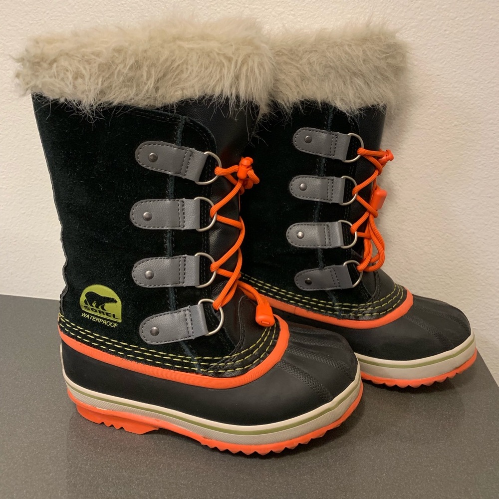Sorel Youth Joan of Arctic winter boots